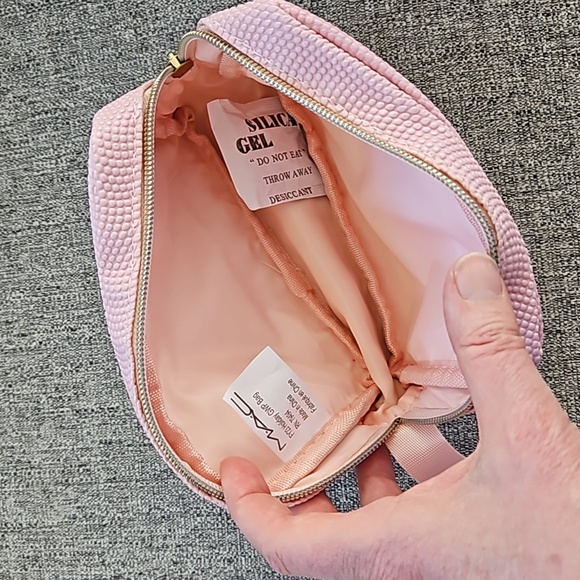 MAC pink makeup cosmetic travel case - Picture 4 of 4